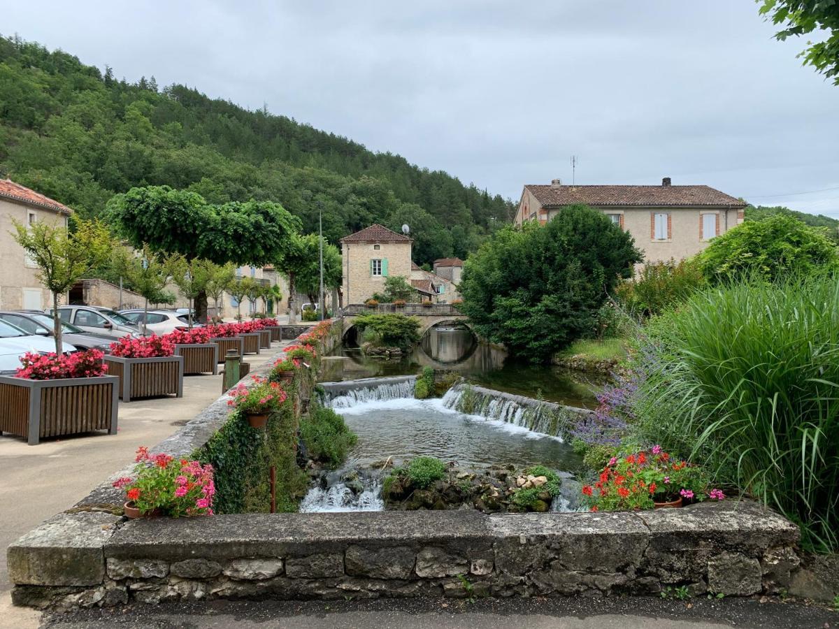Spacious Apartment In A Charming, Tranquil Village Saint-Vincent-Rive-dʼOlt Kültér fotó